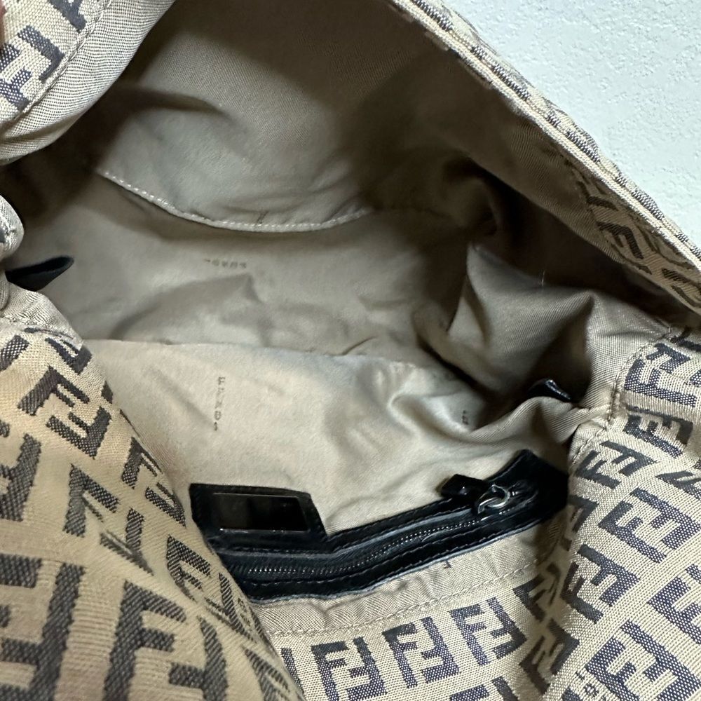 💯Authentic Fendi Shoulder Bag🍀 - Picture 12 of 17
